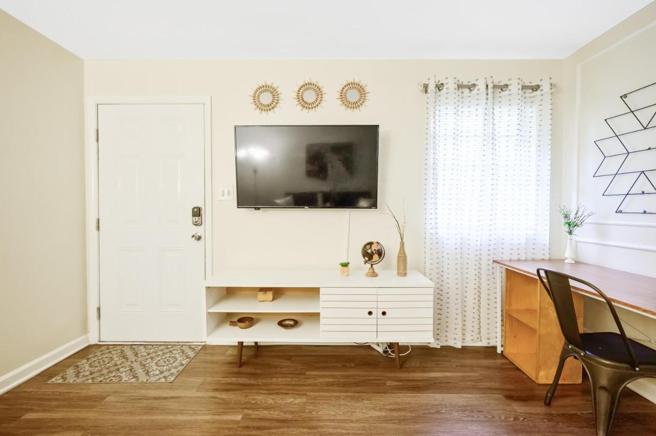 Dapper Digs - King Bed - Long Term Stays - Duke Durham Exterior photo