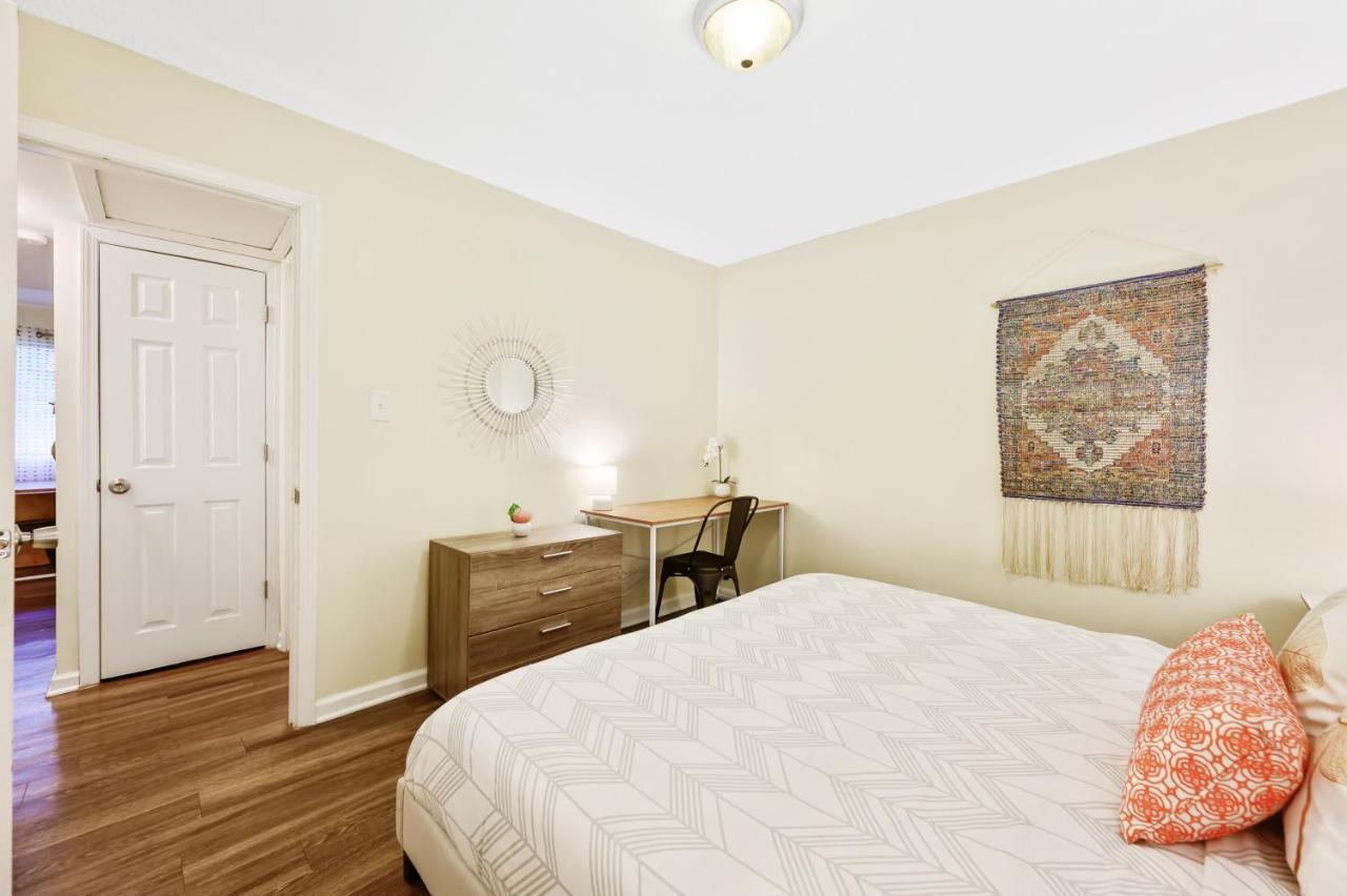 Dapper Digs - King Bed - Long Term Stays - Duke Durham Exterior photo