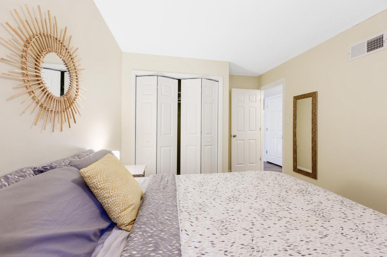 Dapper Digs - King Bed - Long Term Stays - Duke Durham Exterior photo